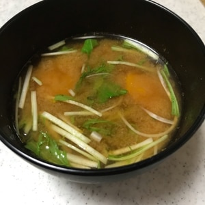 甘くておいしい！かぼちゃと水菜のお味噌汁♪